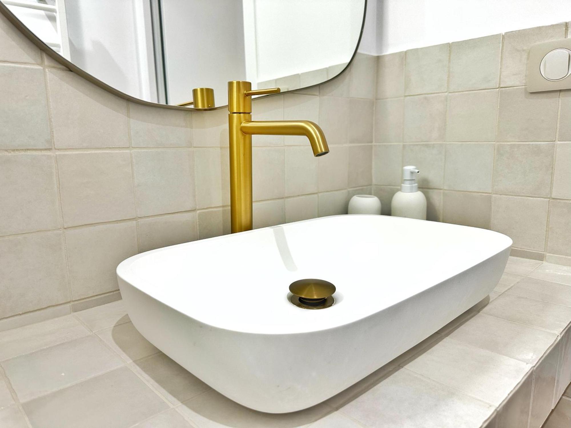 La Maison Cavet 5 Appartements De Standing Au Coeur Du Village Санарі-сюр-Мер Екстер'єр фото